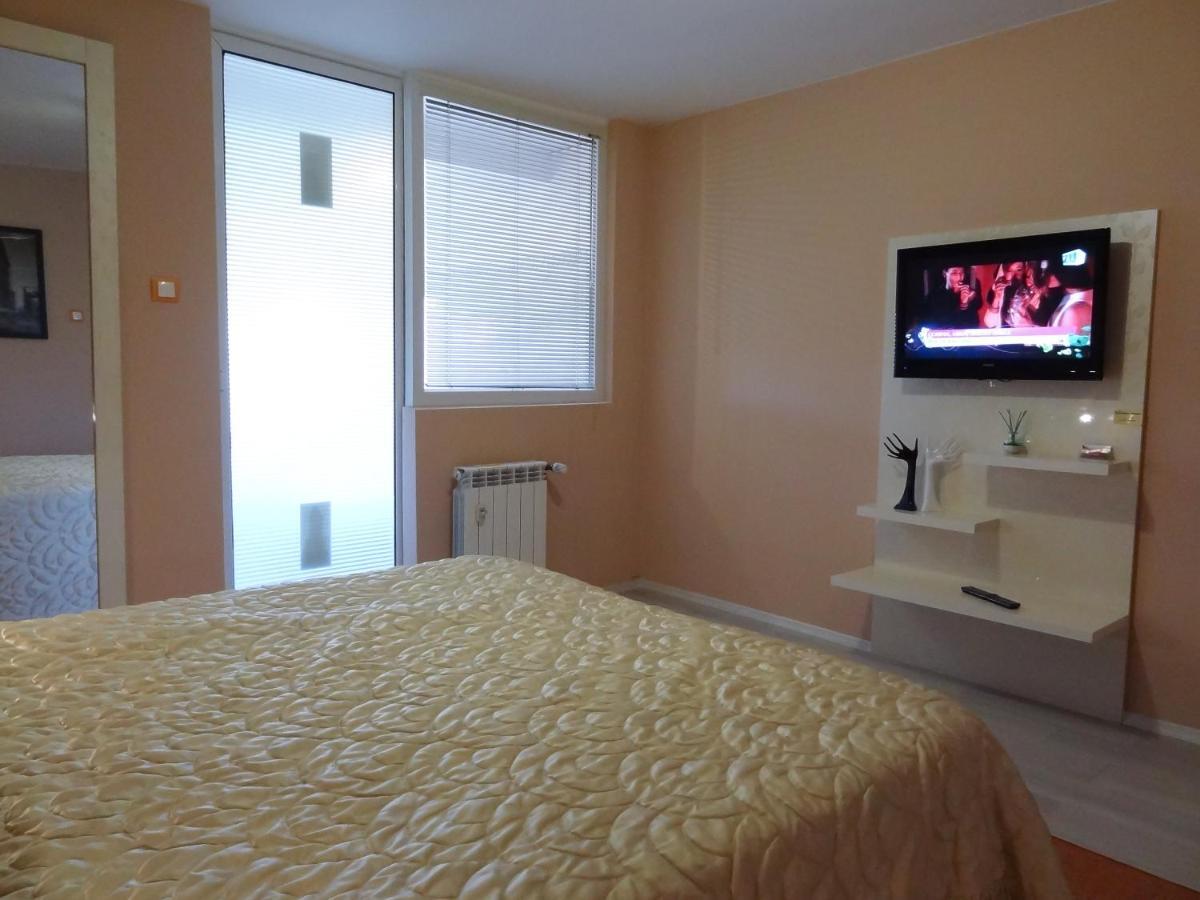 Lvc,Lac & Nyc Apartshotel Faleza Galaţi Exteriör bild