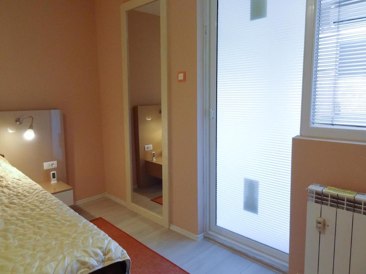 Lvc,Lac & Nyc Apartshotel Faleza Galaţi Exteriör bild