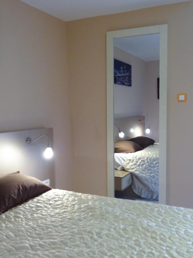Lvc,Lac & Nyc Apartshotel Faleza Galaţi Exteriör bild
