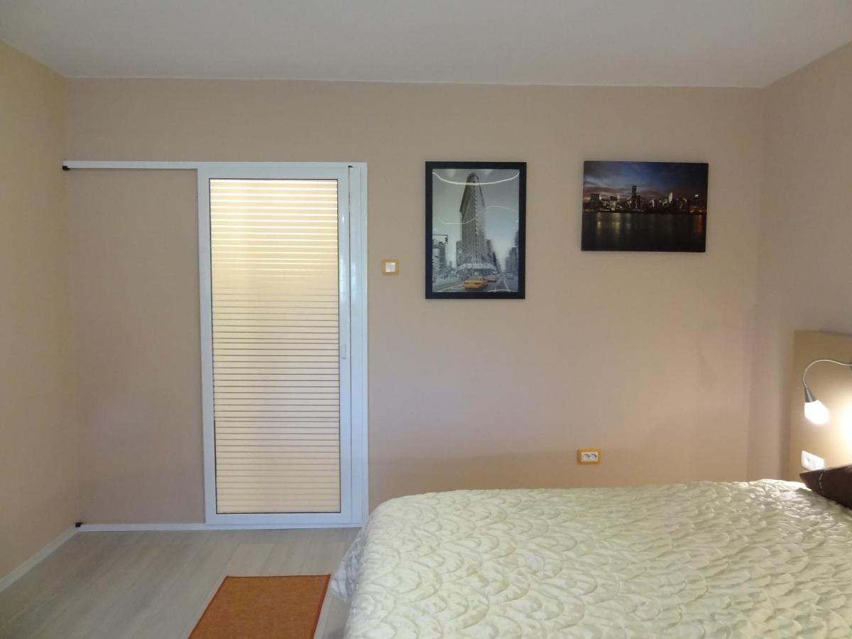 Lvc,Lac & Nyc Apartshotel Faleza Galaţi Exteriör bild
