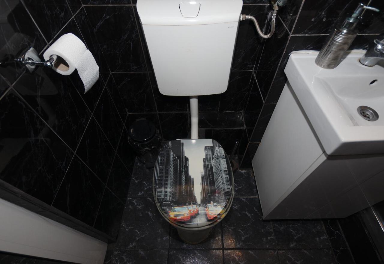 Lvc,Lac & Nyc Apartshotel Faleza Galaţi Exteriör bild