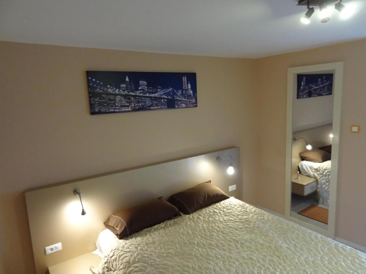 Lvc,Lac & Nyc Apartshotel Faleza Galaţi Exteriör bild