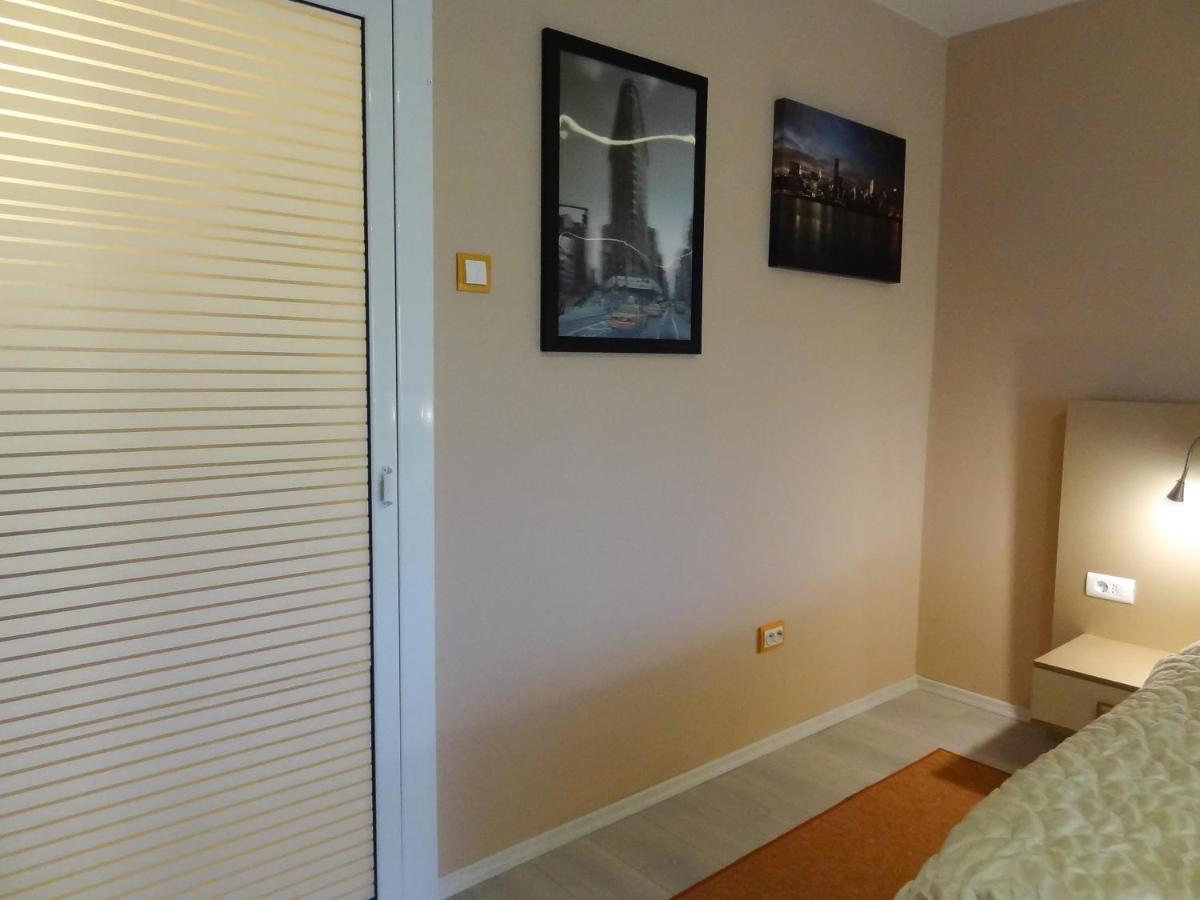Lvc,Lac & Nyc Apartshotel Faleza Galaţi Exteriör bild